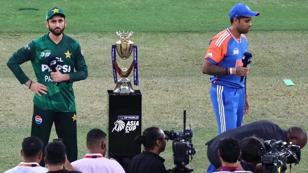 India Refuses Asia Cup 2025 Trophy From ACC / PCB Chief – Full Controversy Explained