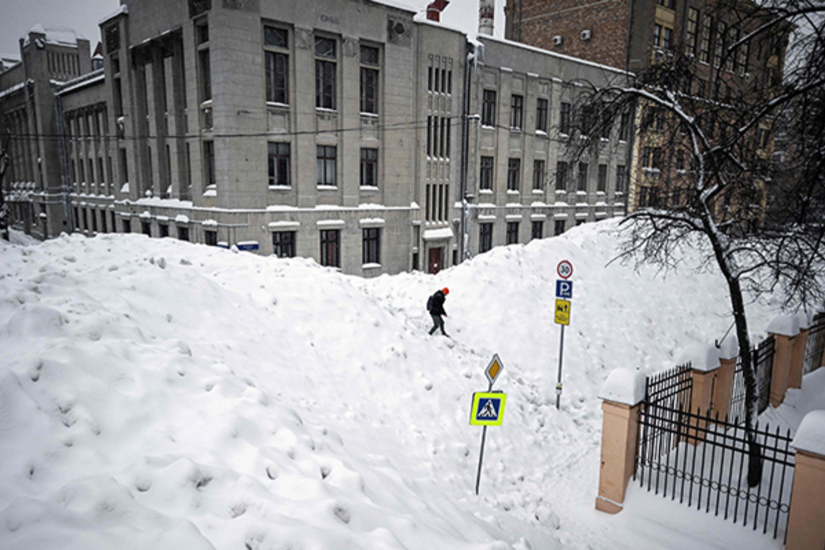 Record-breaking snowfall