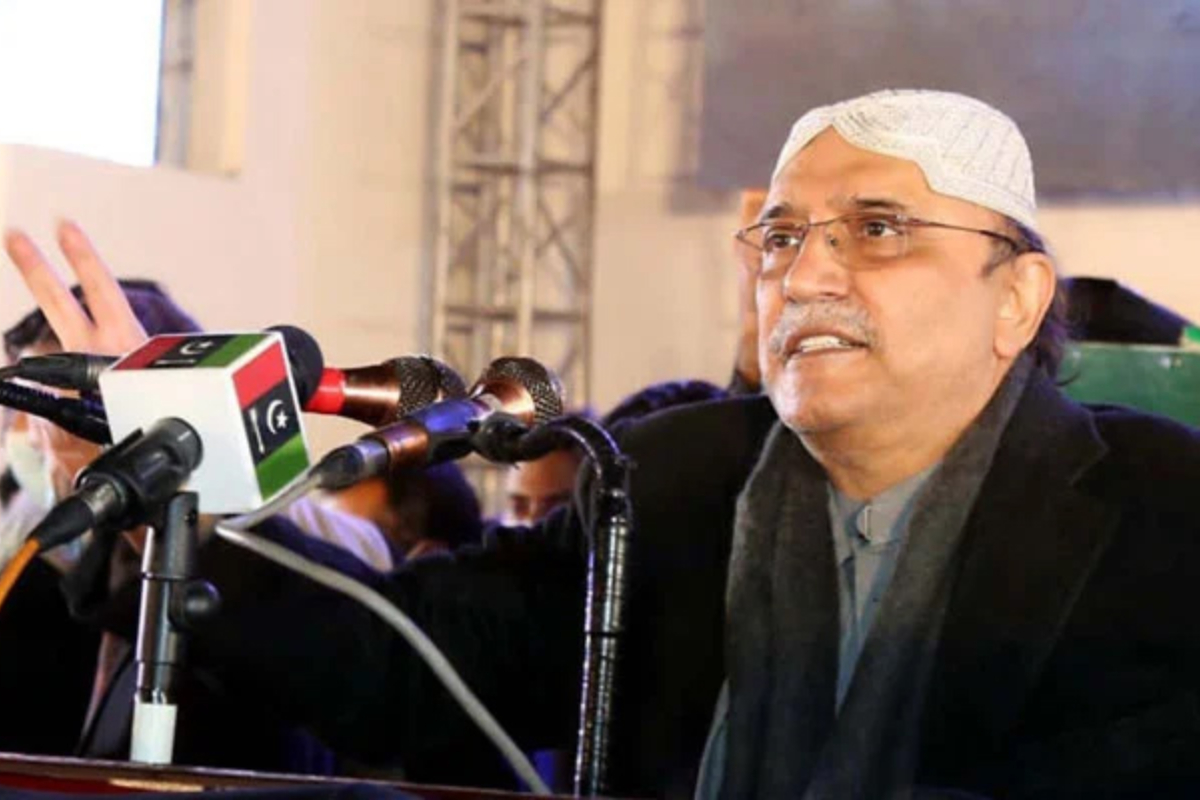 Zardari draws contrast