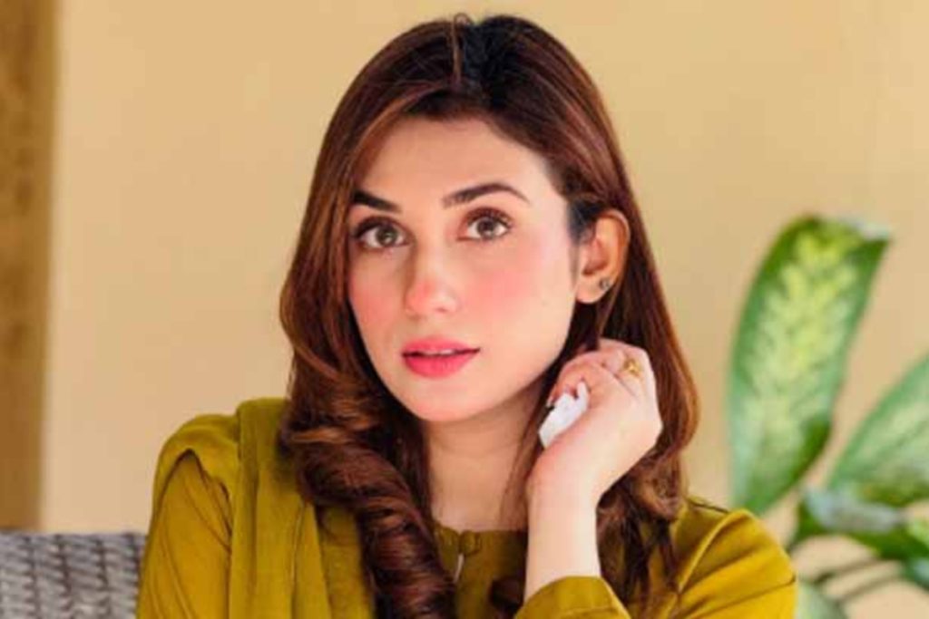 Actress Hina Tariq