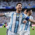 Messi scores