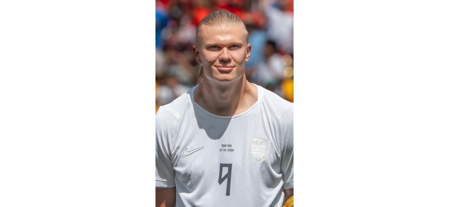 Erling Haaland playing for Norway national team